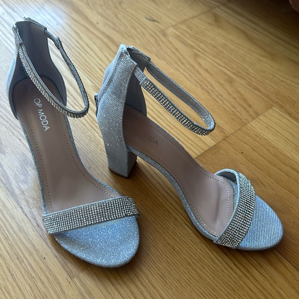 Silver “Mother of the Bride” shoes